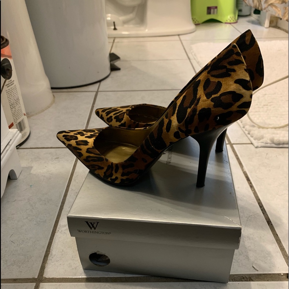 Pretty Animal Print Pointed Pumps
